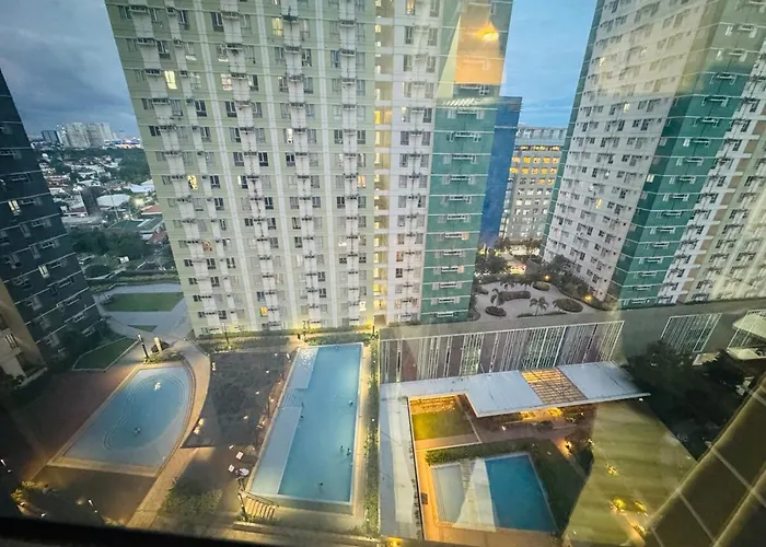 Brand New Unit In It Park Apartment *